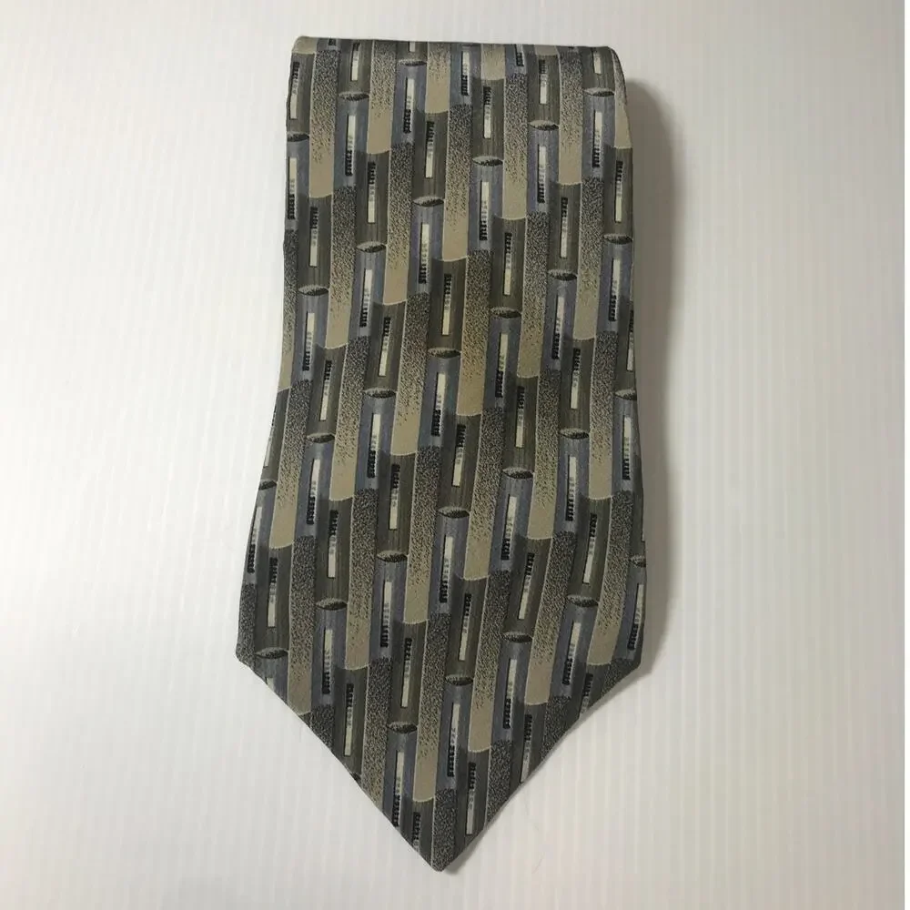 Geoffrey Beene New York Classic Geometric Wide Silk Necktie
